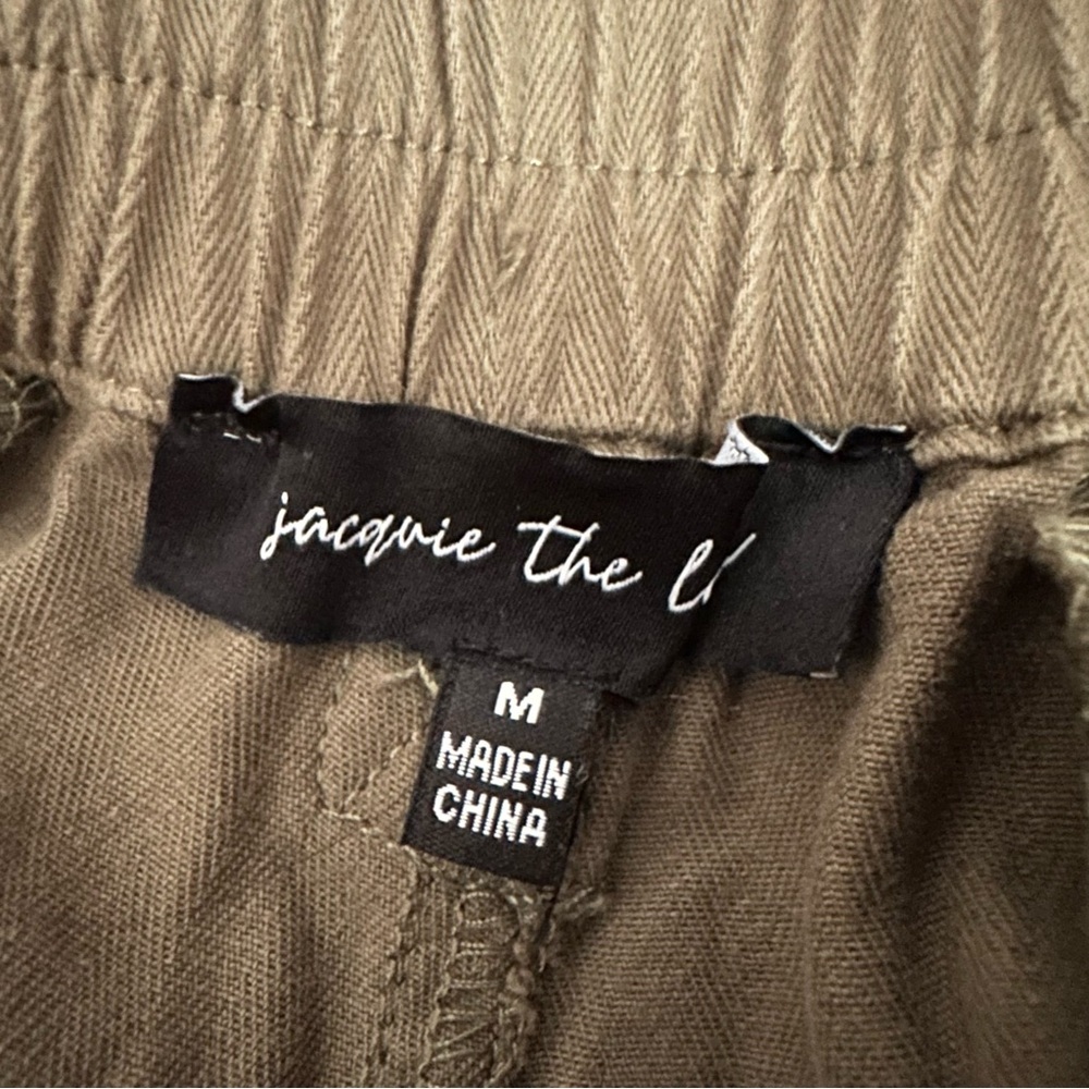 Jacquie The Label • Cotton Cargo‎ Pants in Green - Picture 6 of 9